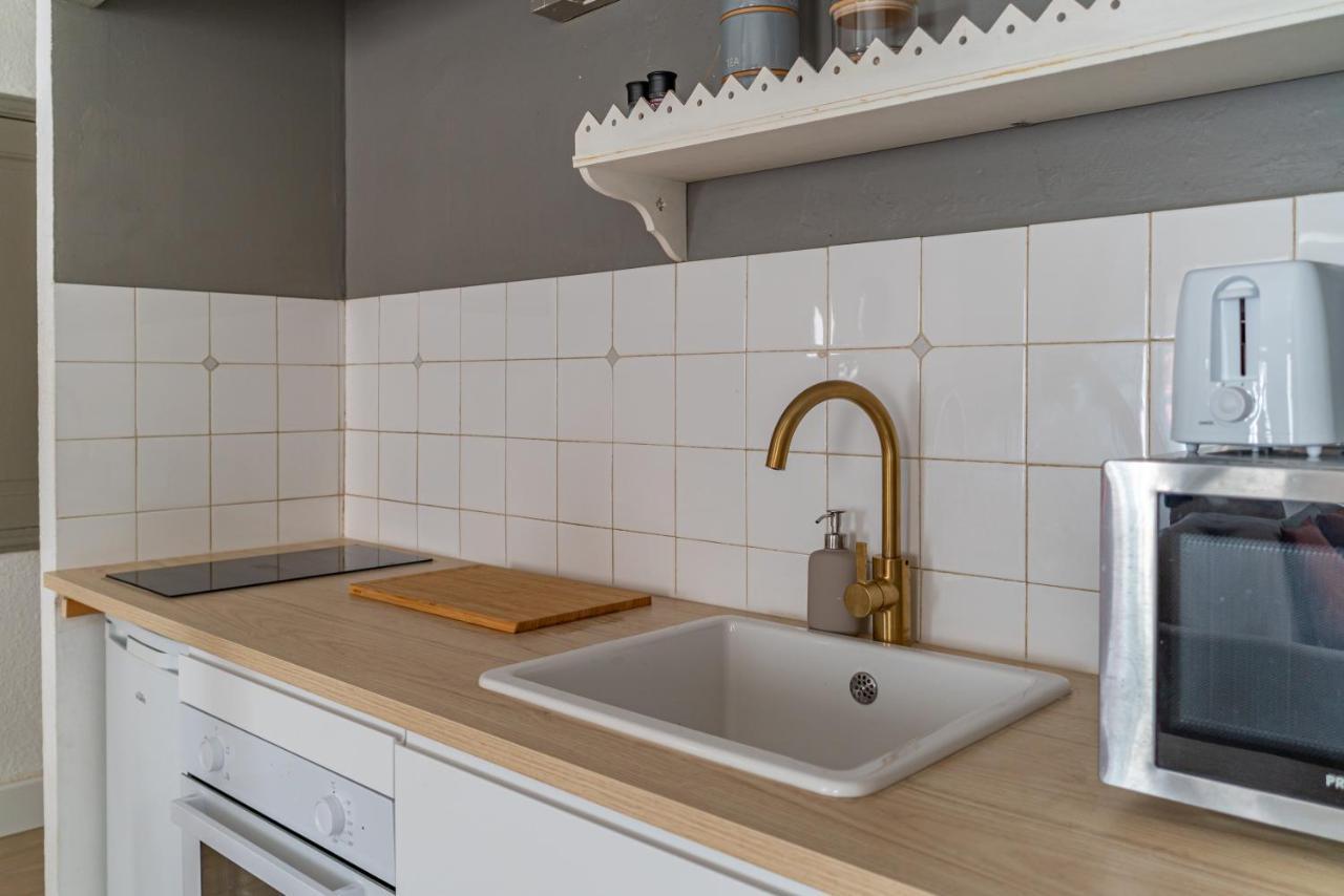 Au Coeur De L'effervescence Terracotta - Nuit A Appartement Nîmes